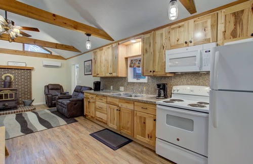 Laurelton Cabine | Lone Star Lodge+God's Creation