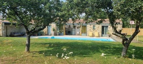 Coueron Maison | Longère avec piscine