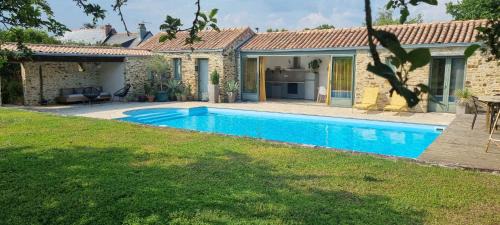 Coueron Maison | Longère avec piscine