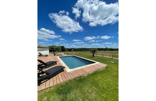 Saint-Meard-de-Gurcon Maison | Longère en pierres avec piscine privative chauffée