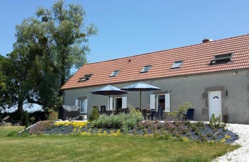 Echassieres Maison | Longère rénovée avec piscine privée, Wi-Fi et climatisation - FR-1-489-201