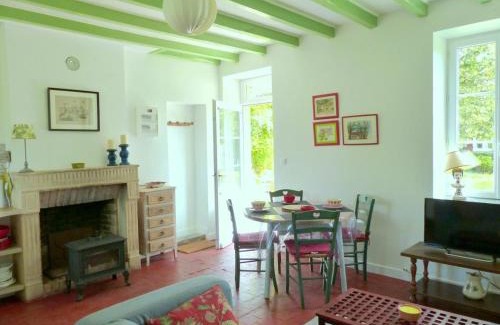 Lurcy-Levis Maison | Longère XVIIIe rénovée avec jardin, proche forêt et loisirs, animaux bienvenus - FR-1-489-376