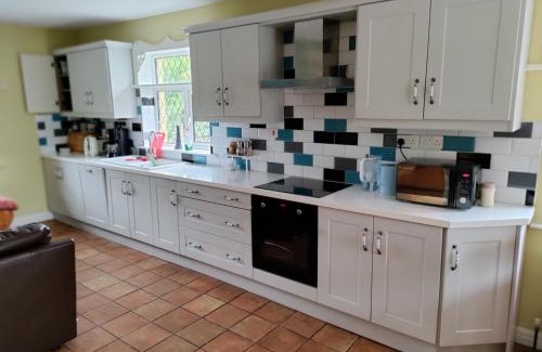 Manorhamilton Maison | Long Acre, Holiday rental in Central Manorhamilton, Leitrim