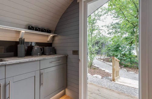 Skipton Cabine | Long Ashes - Tan - a long ashes park that sleeps 2 guests in 1 bedroom