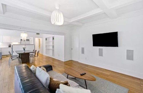 Alamitos Beach Copropriété | Modern Beach Living 2BR Condo - 1 Block to Beach!