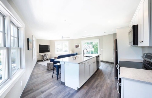 Gloucester Appartement | Long Beach Suites: 3 Mins Toes To Sand!