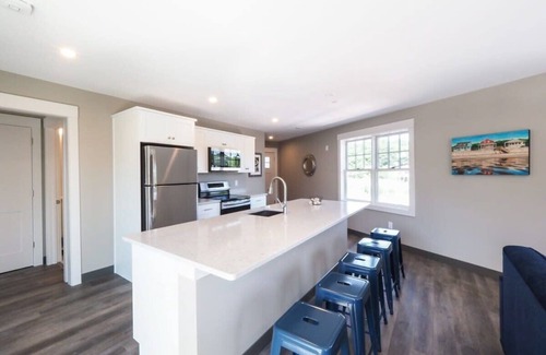 Gloucester Appartement | Long Beach Suites: 3 Mins Toes To Sand!