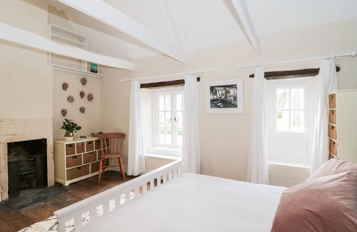 Hinton Charterhouse Cottage | LONG COTTAGE, pet friendly, with open fire in Hinton Charterhouse
