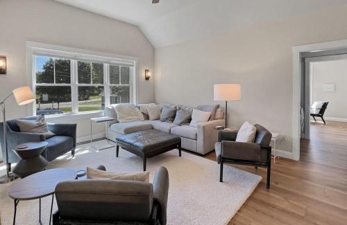 York Harbor Maison | Long Sands Your All-Season GetAway Brought to you by GetAway Vacations