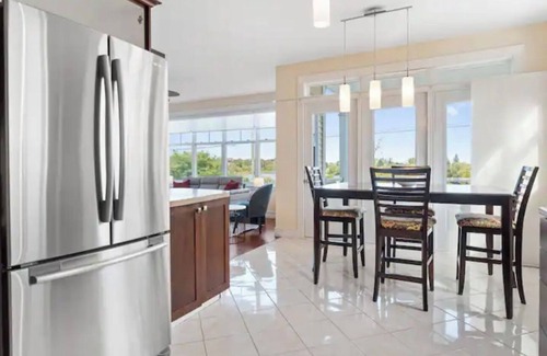 Moncton Appartement | Long Stay Available-Lovely 2 Bed w/ Office