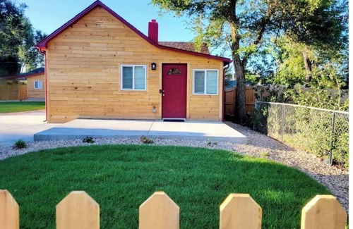 Westwood Maison | Long-term Bliss: Spacious 3BR Denver Haven with AC & Spacious Yard