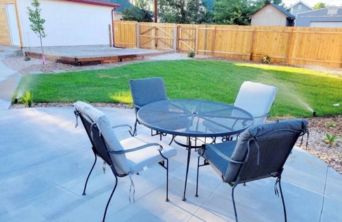 Westwood Maison | Long-term Bliss: Spacious 3BR Denver Haven with AC & Spacious Yard