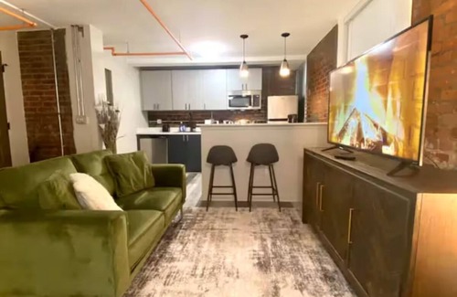 Midtown Appartement | Long-Term Haven Students & Business Travelers
