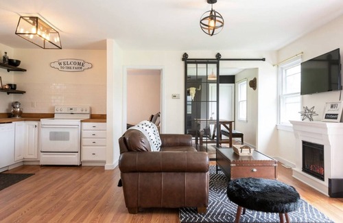 Hudson Maison | Long term or short term furnished peppercorn cottage!