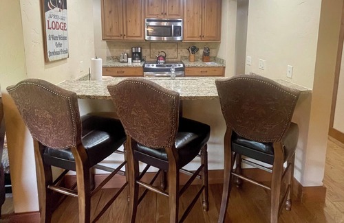 Historic District Copropriété | LongBranch 301, Top floor corner unit