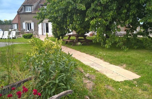 Ervauville Maison | Longère 220 m2 dans jardin clos de 1850 m2 avec piscine 12x5- ping-pong- vélos