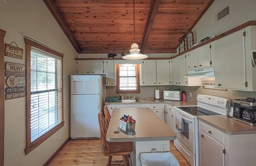 Edom Maison | Longhorn Lake House - Arcridgeranchresort.com