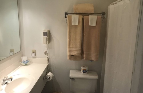 Town of Reading Hôtel | Longhouse Lodge Motel