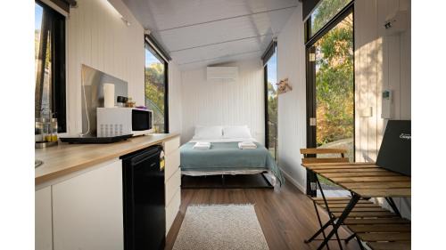 Sailors Hill Maison | Longmore Retreat by Tiny Away