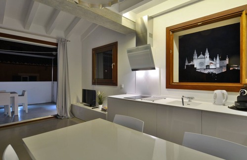 La Llotja-Born Appartement | Lonja Suites 4 white