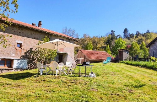 Verrieres-en-Forez Maison | Look forward to this charming vacation home with mountain character in a quiet location.