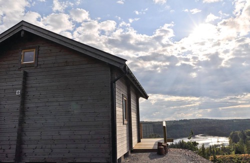 Vetlanda Maison | Look forward to a magnificent lake panorama in this modern and comfortable vacation home!