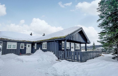 Svingvoll Maison | Look forward to a relaxing and active holiday in this beautiful wooden house.