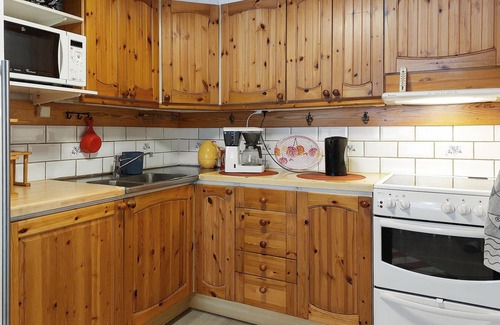 Lonsboda Maison | Look forward to a relaxing vacation close to nature in this beautiful vacation home!