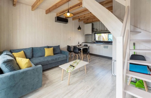 Debki Maison | Look forward to a relaxing vacation in this cozy cottage with access to pool and sauna!