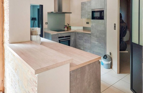 Casseneuil Maison | Look forward to an idyllically located vacation home with pool.
