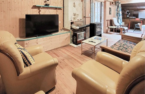 Thiers Maison | Look forward to an unforgettable vacation in a quiet environment in this vacation home.