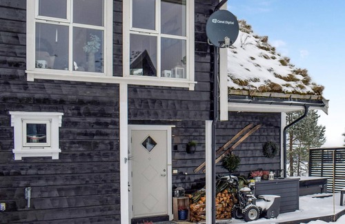 Gautefall Maison | Look forward to family time together in this spacious vacation home with top equipment.