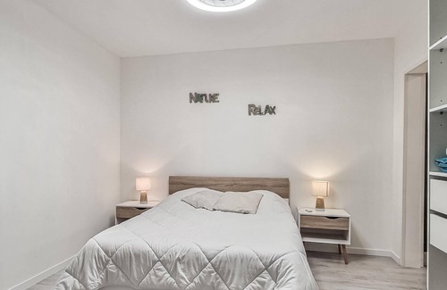 Lesignac-Durand Maison | Look forward to a relaxing vacation in a quiet location in this beautiful vacation home.