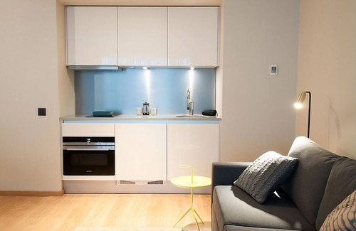Jewish Quarter Maison | Look No Further! 3 Spacious Units w/Kitchens! Covered Parking, Bike Rental