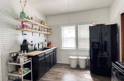 Lakewood Appartement | Look no further in Lakewood! 2bed 1bath Central AC