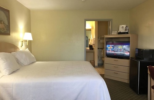 Cabot Station Balnéaire | Look No More! Free Breakfast & Parking, Outdoor Pool, Minutes to Allman Park