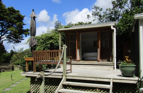 Kaipara Flats Cabine | Looking for a glamping experience with a difference? Try the Magnolia Room.