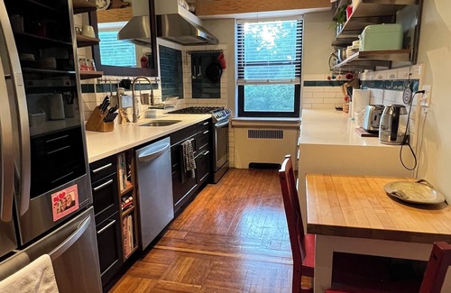 Fort George Appartement | Looking for an August sublet in the city? Check out our fabulous 1 bedroom