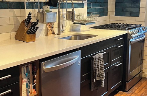 Fort George Appartement | Looking for an August sublet in the city? Check out our fabulous 1 bedroom