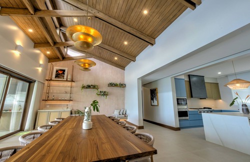 Papagayo Peninsula Villa | Looking for a spring break destination? Casa Tres Monos is waiting for you