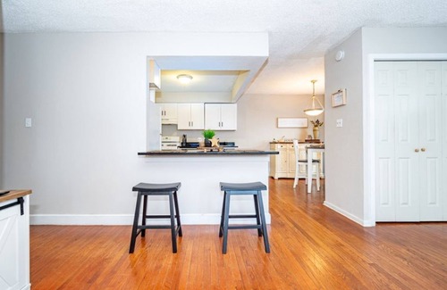 Southend Maison | Relaxing Beach House Close to Cove/Beach. Pet Friendly. Now booking for 2025.