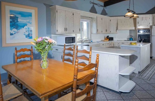 Dover Maison | Lookout Lodge a house with a 360 view