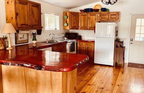 East Baldwin Maison | "Loon Cottage" on Sand Pond
