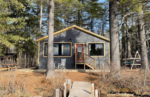 East Baldwin Maison | "Loon Cottage" on Sand Pond