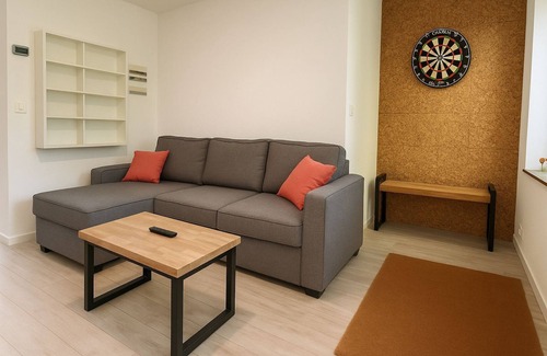 Loos Appartement | Loos duplex with darts & sofa bed near Lille