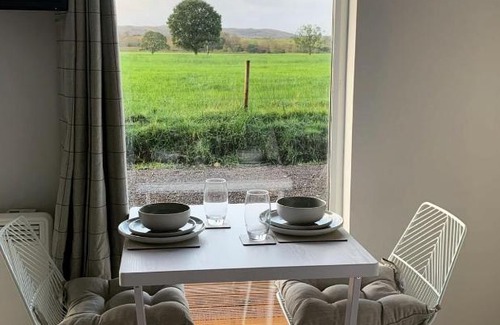 Connel Maison | Lora Cabin
