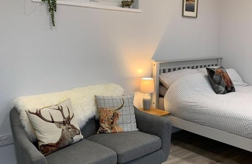 Connel Maison | Lora Cabin
