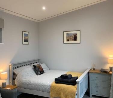 Connel Maison | Lora Cabin
