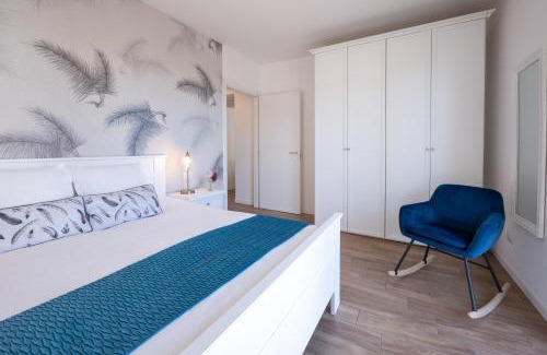 Albate Appartement | Lora feathers Suite, free parking, self check in,4