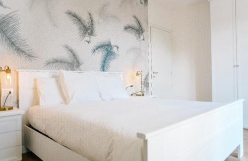 Albate Appartement | Lora feathers Suite, free parking, self check in,4
